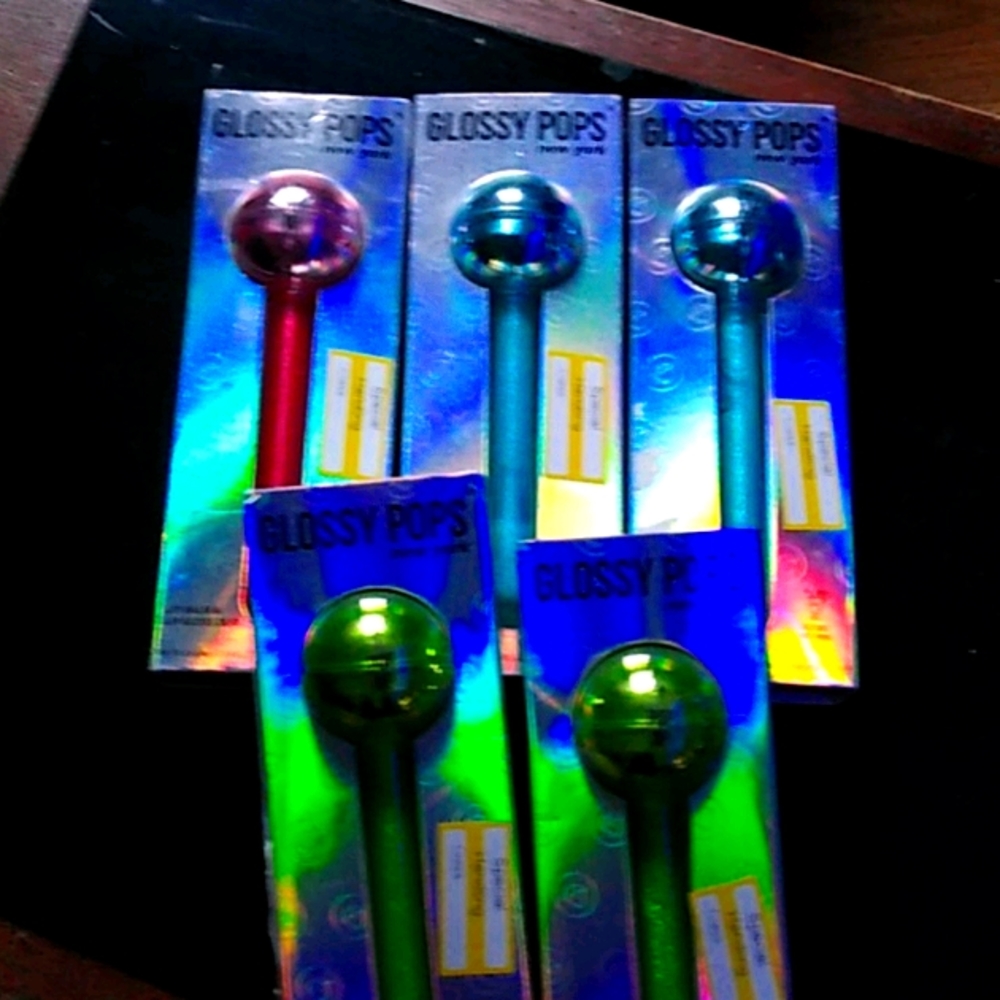 Lip balm and lip gloss duo